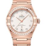 Omega Constellation Manhattan Co-Axial Master Chronometer Watch – 29 mm Sedna Gold Case – Diamond-Paved Bezel – Crystal White Silvery Diamond Dial – 131.55.29.20.52.001