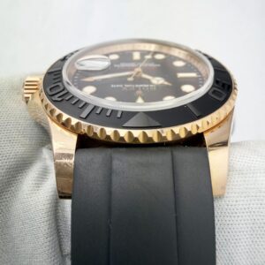 Rolex Yacht-Master 40mm – Everose Gold, Oysterflex