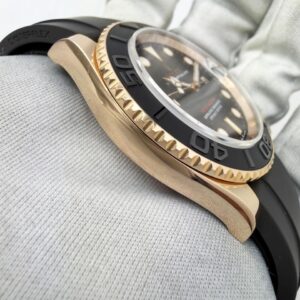 Rolex Yacht-Master 40mm – Everose Gold, Oysterflex