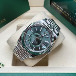 Rolex Sky-Dweller 42mm – Stainless Steel, Mint Green, Jubilee