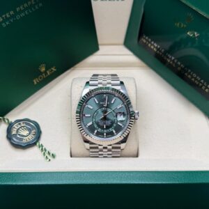 Rolex Sky-Dweller 42mm – Stainless Steel, Mint Green, Jubilee
