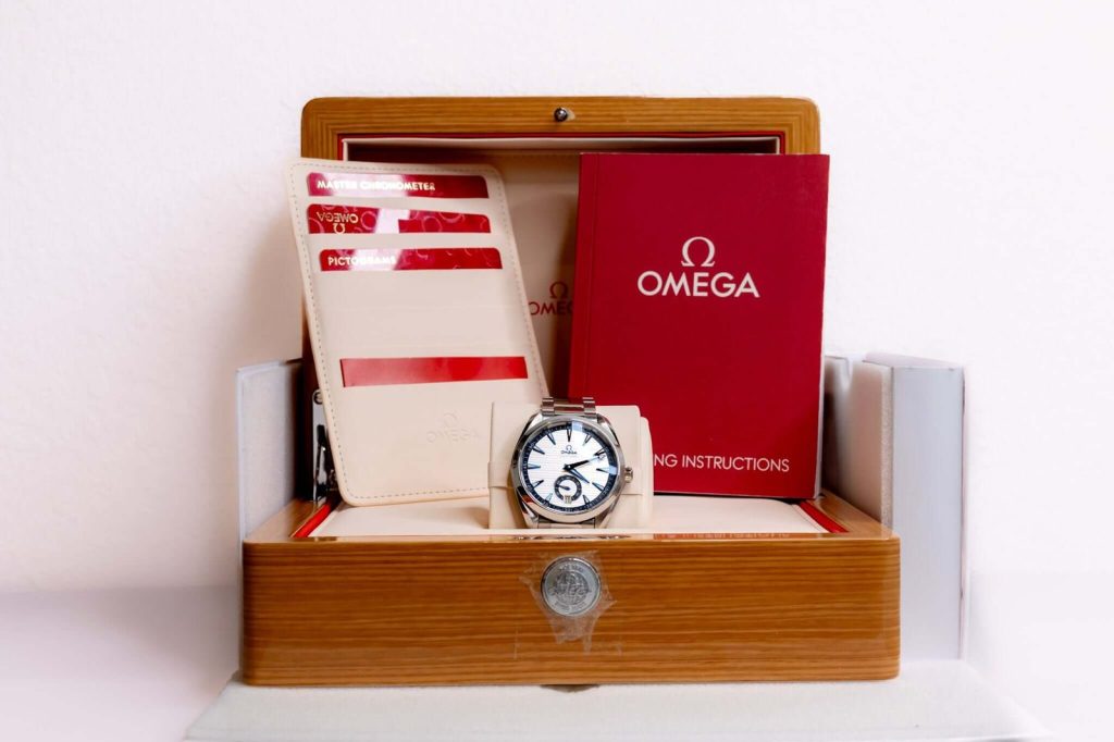 Omega Aqua Terra Small Seconds 150M 41mm – Ref. 220.10.41.21.02.004