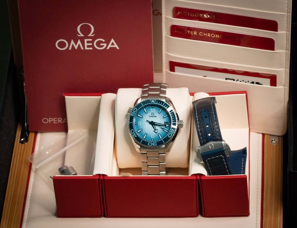 Omega Seamaster Planet Ocean 600M Summer Blue 39.5mm Dial Ref. 215.30.40.20.03.002 – Full Set
